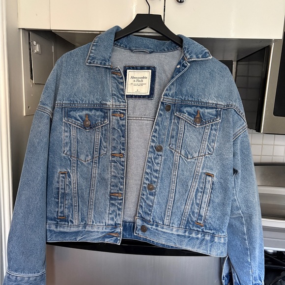 Abercrombie & Fitch Jackets & Blazers - Abercrombie & Fitch Light Wash Denim Jacket Never Worn Size S
